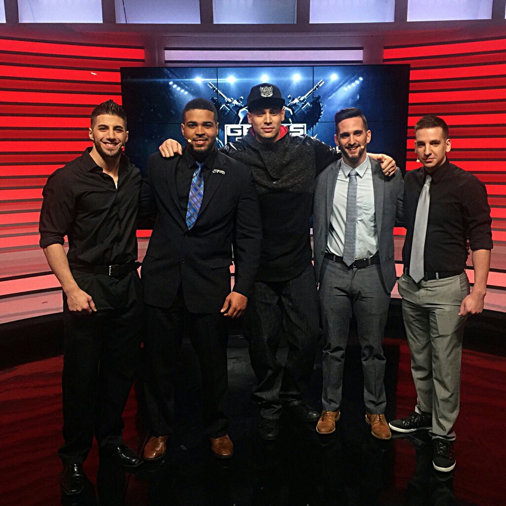 CDNThe3rd's tweet photo. #TheViewage @eSportsGears is too HYPE! Come watch the worst Host in the GAME ;^P https://t.co/A5tG0EqNcP #GearsOfWar https://t.co/uIaOULvxgS