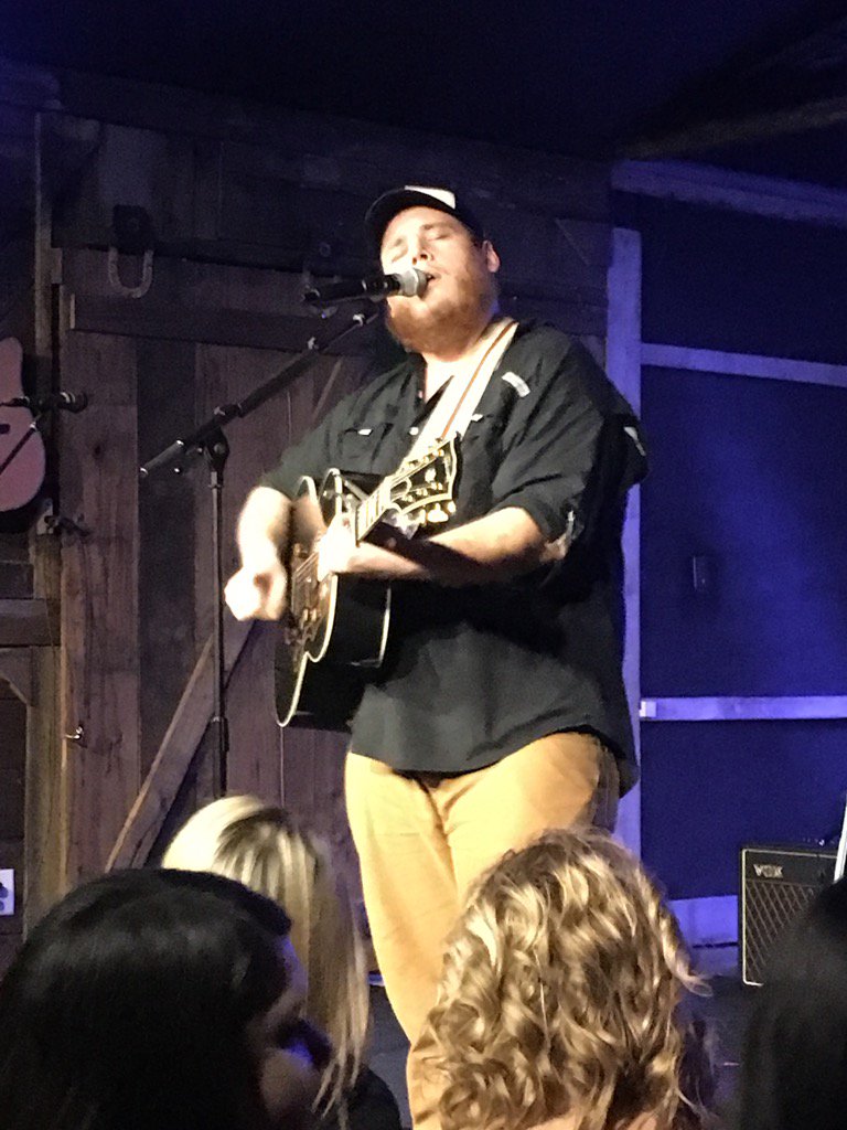 adamDombeck5's tweet photo. @LukeCombsMusic awesome show last night! Hope to hear you guys soon https://t.co/wAXo3cZ8vW