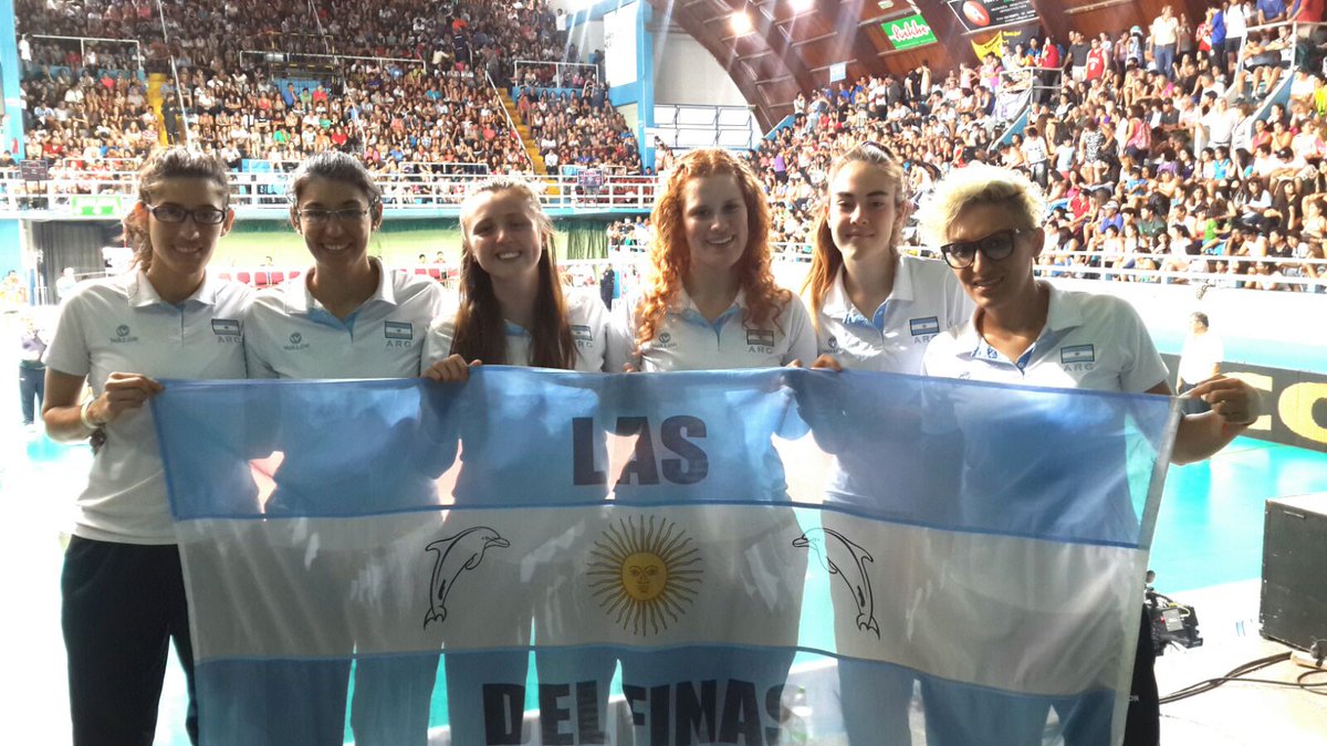 somosvoley_web's tweet photo. Ahí están @Las_Delfinas junto a @LasPanterasARG en el #PreolimpicoBariloche https://t.co/D49Z7MaOAF