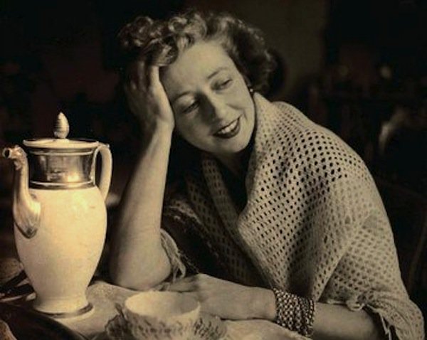 Бетел лесли. Лесли бланч фото. Лесли никол в молодости. Лесли бланч. Лесли бланш.