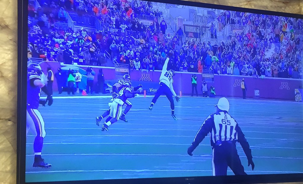 Check out this one hand catch Doug Baldwin @Skolatac oh my