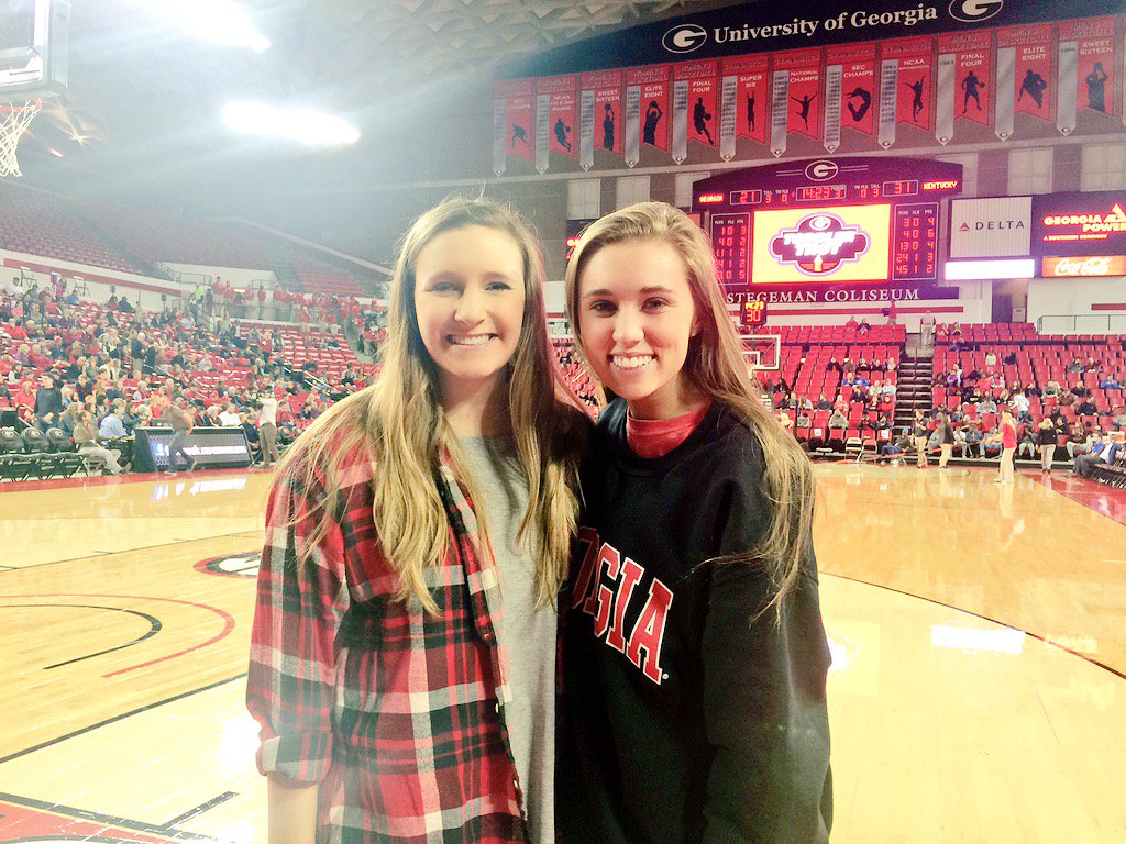 UGARelayAthRec's tweet photo. Courtside for the @UGA_WBB game today? Don't mind if we do! Go Dawgs! #RelayLovesTheDawgs https://t.co/OYvGSWMakW