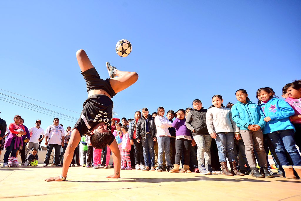 mrikelme's tweet photo. Hoy tuvimos concurso de dominadas en la #LíneaVerde Gracias a Jesus Aranzabal por la donación de balones #Torreón https://t.co/TMoozAyCTD