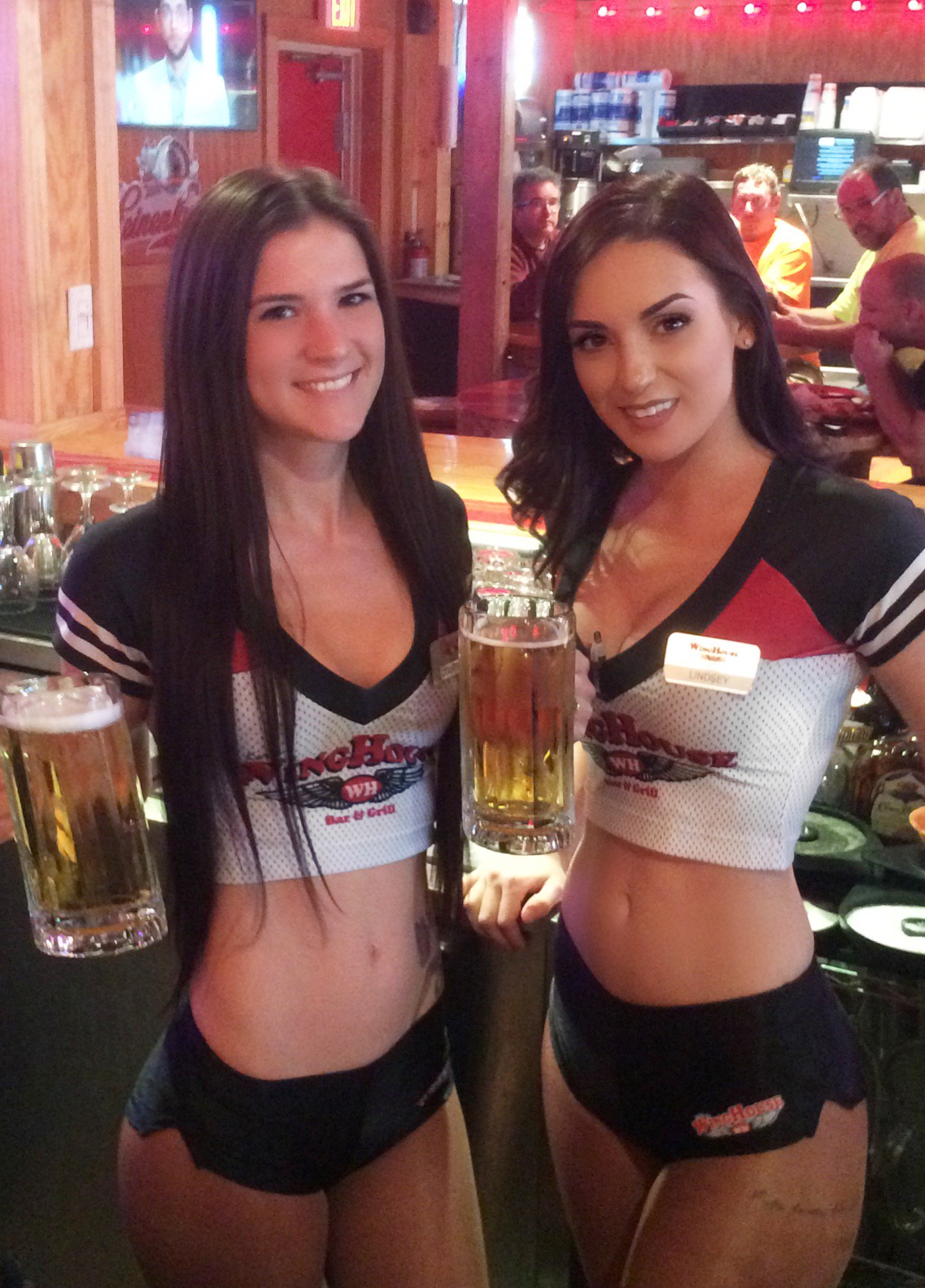 The Winghouse On Twitter Join The Daytona Beach And Kissimmee Whgirls For Sunday Football Coldbeershotwings Https Tco Ssfffmexet