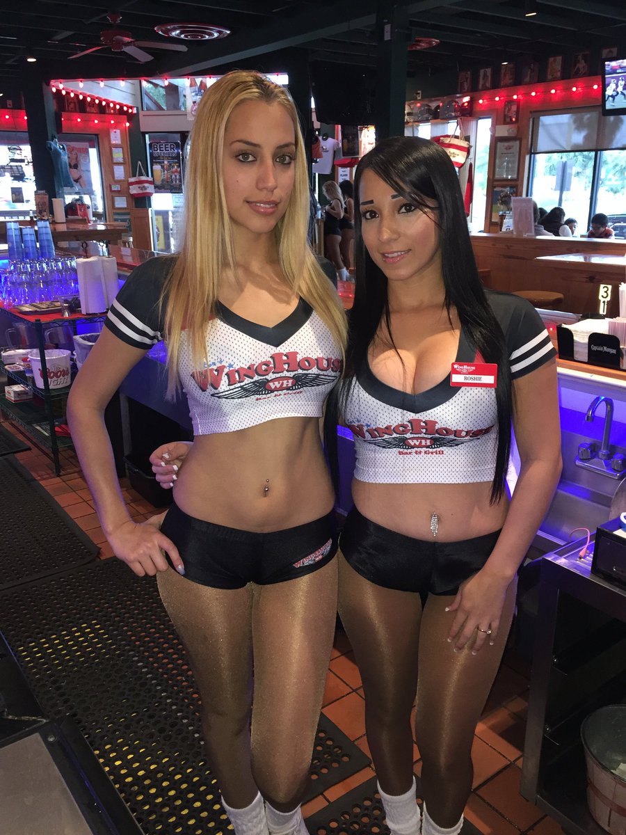 The Winghouse On Twitter Join The Daytona Beach And Kissimmee Whgirls For Sunday Football Coldbeershotwings Https Tco Ssfffmexet