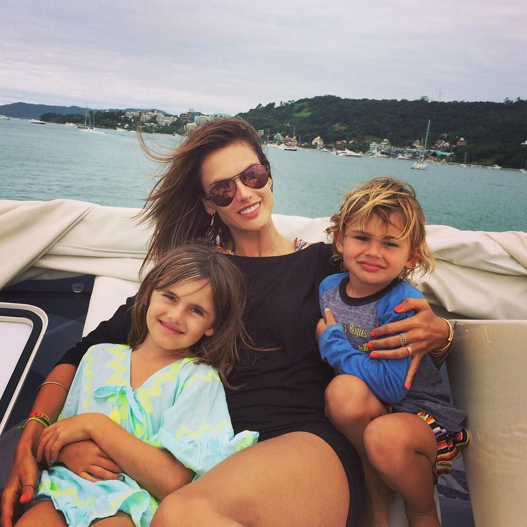 MODELSTAGRAM's tweet photo. #Alessandra Ambrosio# alessandraambrosio : These two 🙌💖🙌 #AnjaLouise #NoahPhoenix #mybabies #floripa https://t.co/Gy9ze4wz8A