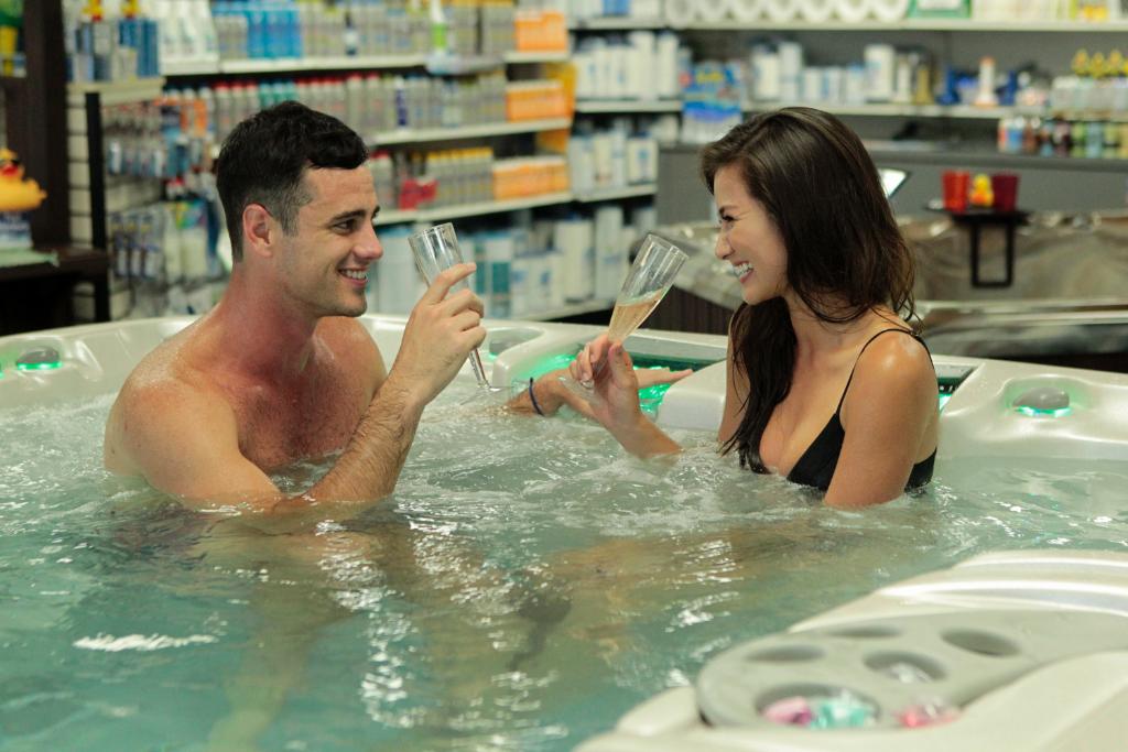 truelove - The Bachelor 20 - Ben Higgins - Episode 2 - Discussion - *Sleuthing - Spoilers* - Page 2 CYYybI_W8AAg82M