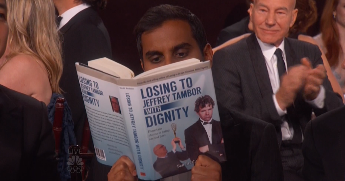people's tweet photo. There's no one like @azizansari 😄 #GoldenGlobes https://t.co/vFNfMTbApE