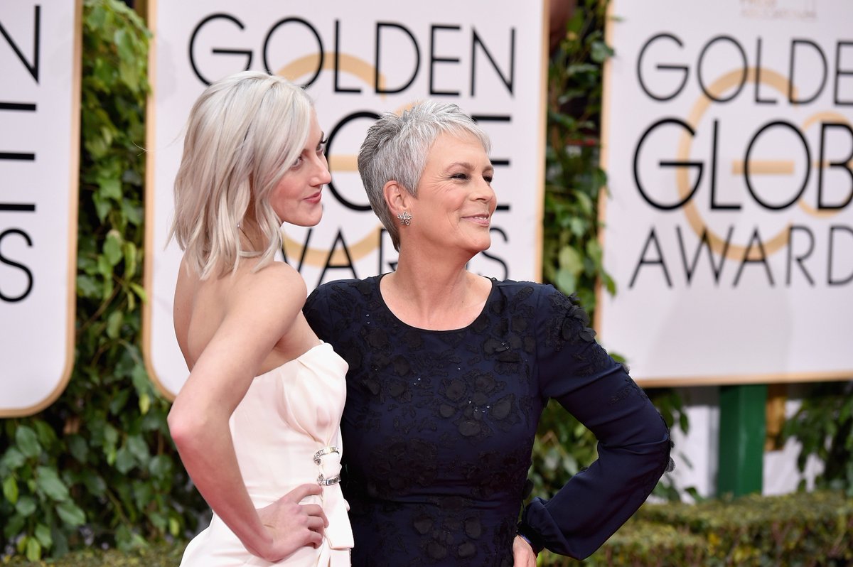 Check out <a href="/jamieleecurtis/">Jamie Lee Curtis</a> and her daughter twinning on the #GoldenGlobes red carpet! bit.ly/1kYRpfc