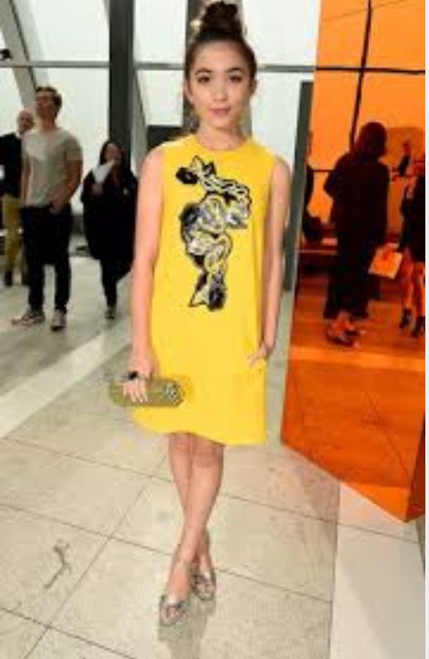 iloverown's tweet image. This girl is Hott!!!!