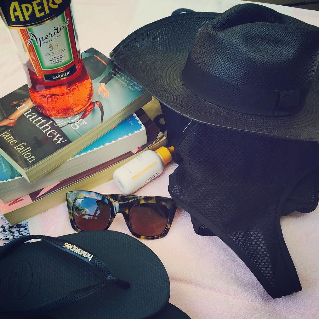 yowmommacom's tweet image. Melissa Doyle: Happiness is … summer holidays #minimalpacking #essentials yowmomma.com/melissa-doyle/…