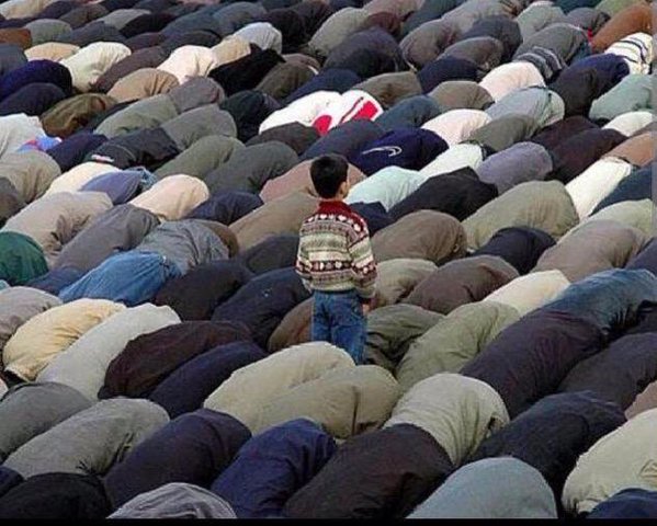 yaltakgurbuz's tweet image. - Bir tek çocukta olsa, hala umut var gelecekte -