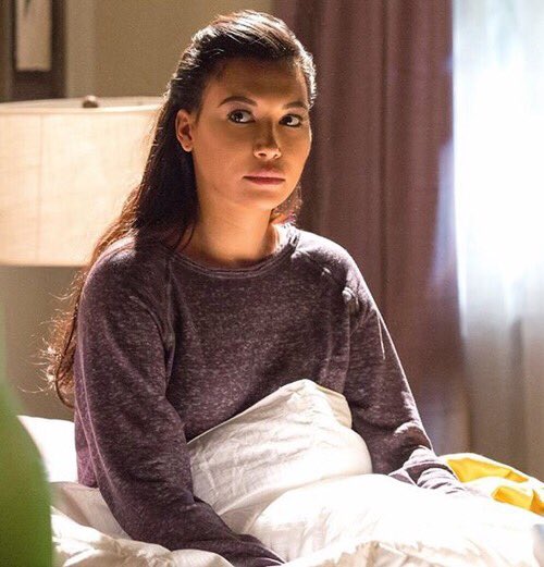 RTyourwife's tweet photo. Naya Rivera https://t.co/FFQ39L6VtK