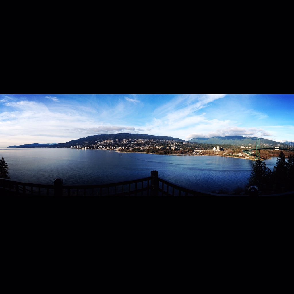 ele_robertson's tweet photo. A year ago on Tuesday I was flying out to Canada. #TakeMeBack 😭 https://t.co/M2qgcPEqlX