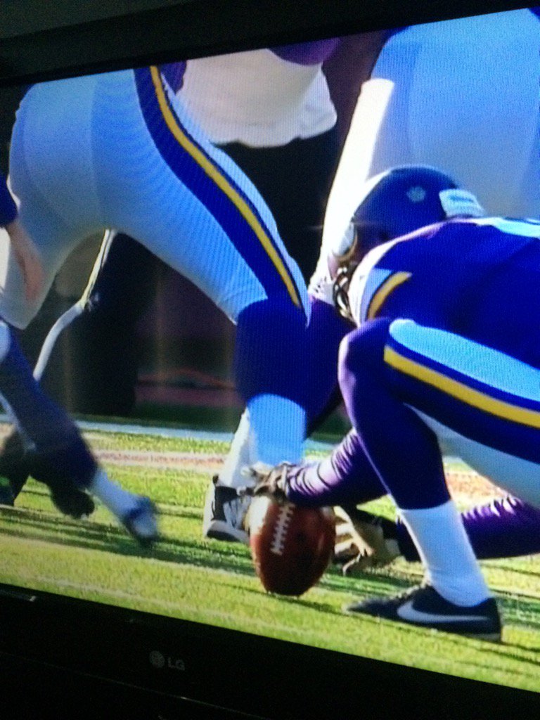 jbrandonlowe's tweet photo. Tough day for the UGA man Blair Walsh. But in his defense...

"The laces were in. They were in!" #rayfinkle https://t.co/OjvW47TtL5