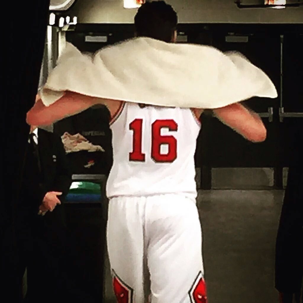 jcmbarqueros's tweet photo. No te acuestes sin votar a Pau Gasol para el #AllStar2016 
Hazlo cómodo, con un simple RT
Pau Gasol #NBAVote https://t.co/S1MK40MZ8r