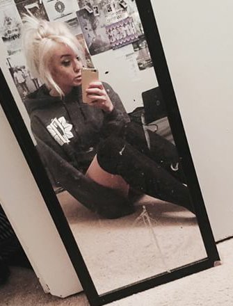 Guys! She's single! {<a href="/_cxokies_cream/">¤Giving Up¤</a> } go follow!