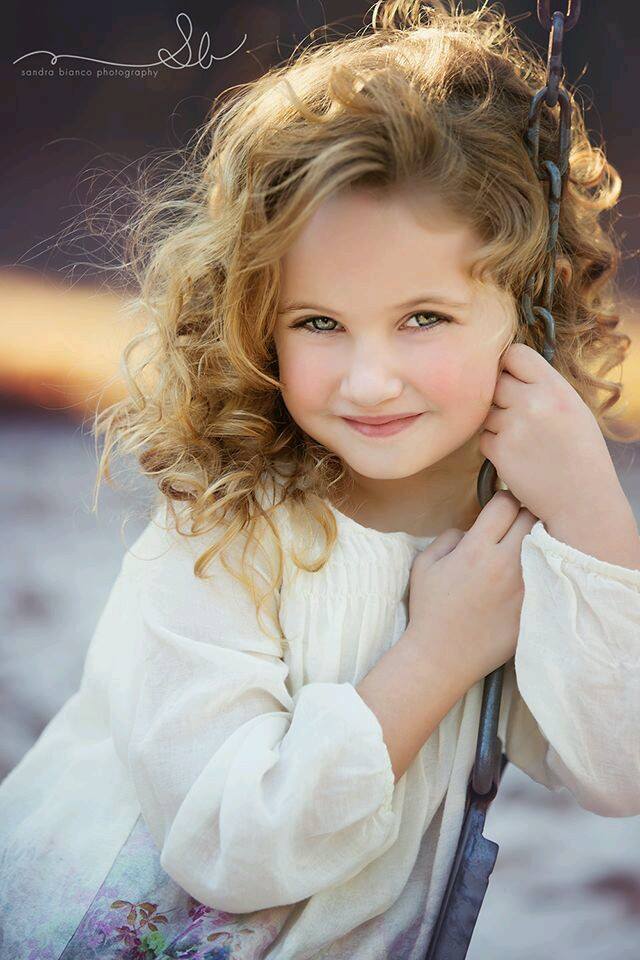 AaaQwerrtyuu's tweet photo. لاتقدس شيء في الحياة فكل شيء له وجه اخر لا تراه وكل شيء ماض الى الزوال تعامل مع 
معطياتها  بوسط��ة  وأعط كل ذي حق حقه https://t.co/PI1KnoYyLg