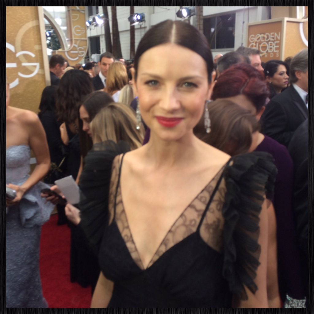 jolielash's tweet image. In the thick of it. @caitrionambalfe at the #GoldenGlobes #Outlander