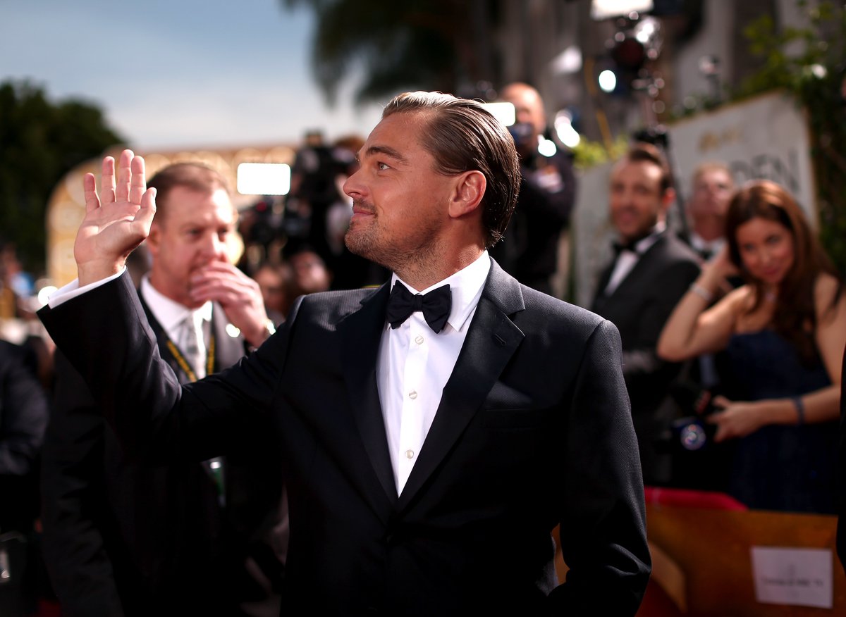 Cosmopolitan's tweet image. oh hello human, bask in my perfection 👋 #GoldenGlobes