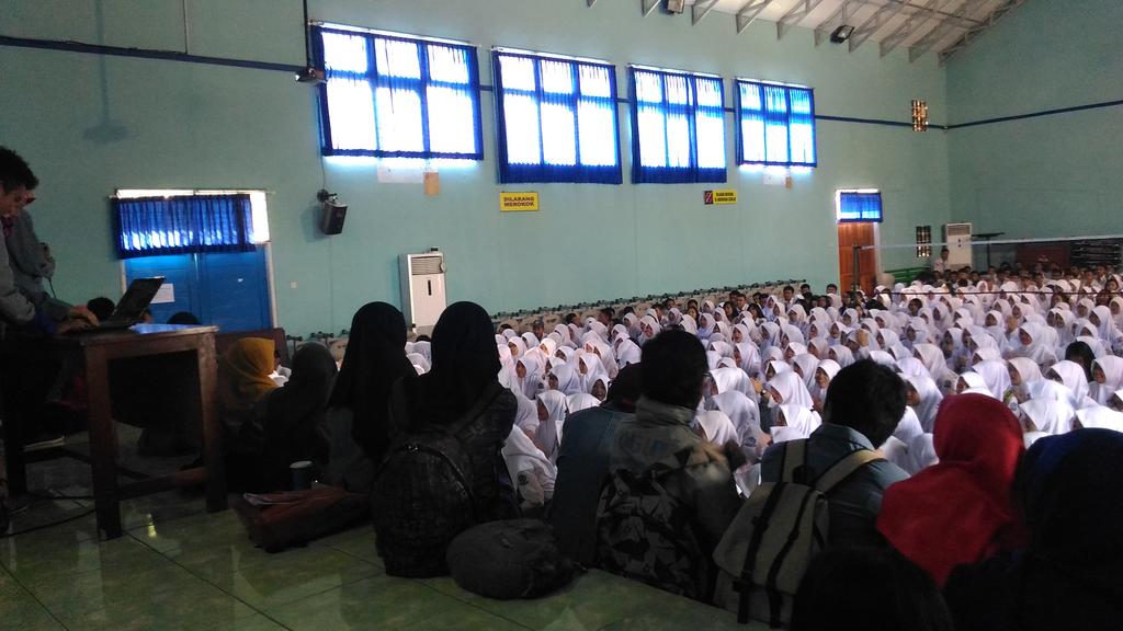 KMG lagi di SMKN 1 Garut nichhh;;))