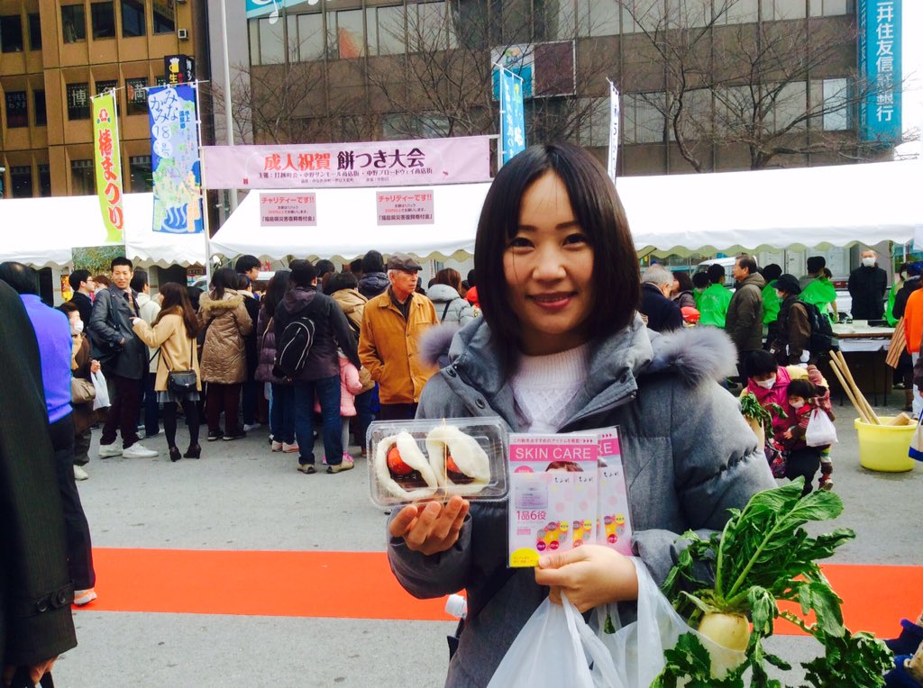 中野経済新聞 昨年末からjcomキャスターとなったモーリーこと森永美樹さんもお餅を買ってチャリティーに参加 T Co T9tjaft4i5