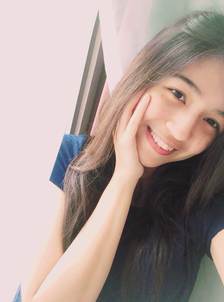 gabywarouw4's tweet photo. Don't forget to smile today! :) 
semangat buat senin nya! 💓 https://t.co/6xLACbq7zx