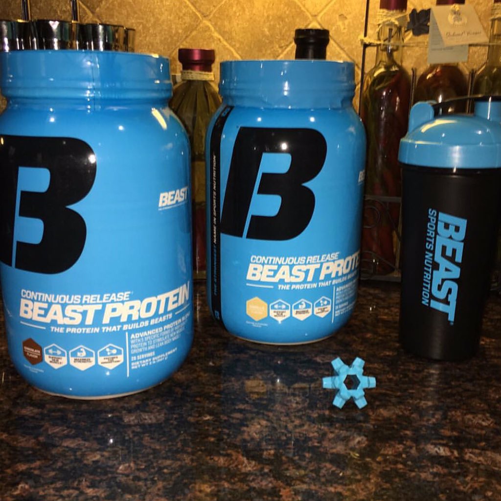 BeastSports's tweet photo. #BeastSports Contest!
Win a 2 lb. tub of Chocolate &amp; Vanilla Beast Protein, plus a Beast shaker!

RT 2 ENTER!! https://t.co/xuzaRTjDqO