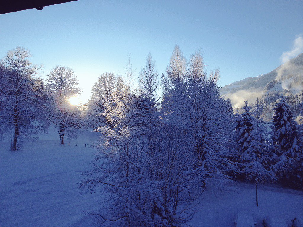MorganPridy's tweet photo. Winter has arrived in Europe and I've arrived in Kitz. Race week coming up! #PrairieSky_Royalty https://t.co/4MJO5IPXMW