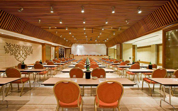 DiscoverMice's tweet photo. Looking for a stylish meeting space in Rome ? Think @FhHotels for up to 200 people #eventprofs https://t.co/ugfrYPLFJR