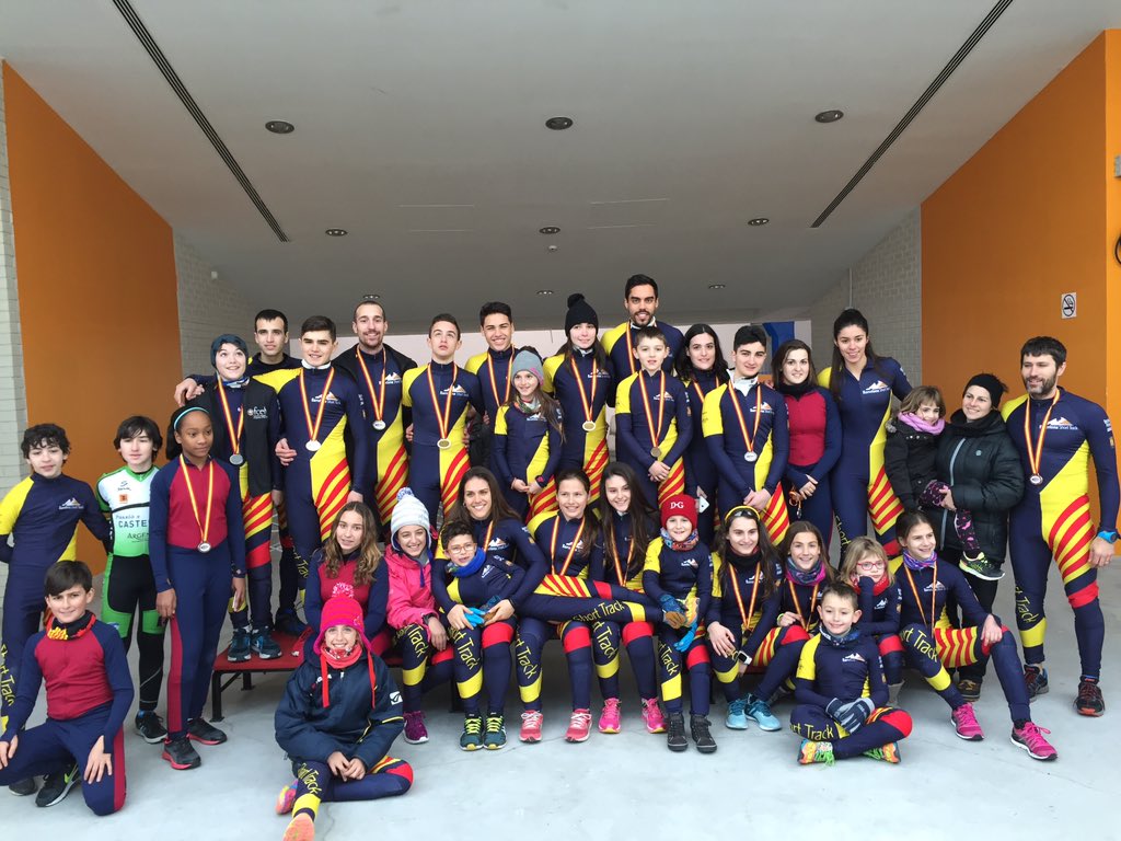 bcnshorttrack's tweet photo. Tot un èxit!!! 1er Camionat de Catalunya i d'Espanya de Short Track. Felicitats campions!!!@fceh_cat @fedhi https://t.co/v6lx5QQ8Uv