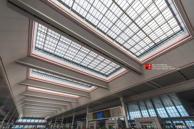 GuizhouChina's tweet photo. The China Railway High-speed G trains reduce the traveling time between Guiyang&amp;Kaili from 2.5 hours to half an hour https://t.co/g2Fqe0lzOl
