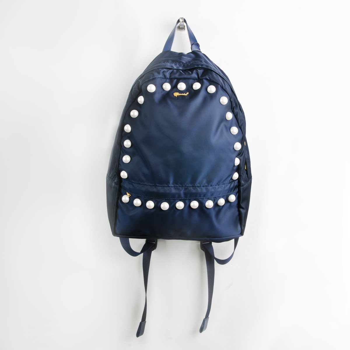 leformstore's tweet image. Новые поступления в #LEFORM: нейлоновый рюкзак #Muveil с отделкой искусственным жемчугом