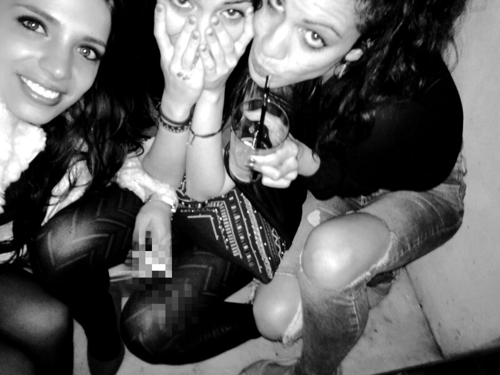 ArantxaBote's tweet photo. My ❤️ pajaritas. . #thebestmoment #girlsnightout #thinklesslivemore #happyhappy #locasporquesí 😍 https://t.co/H1jAcBTvo8