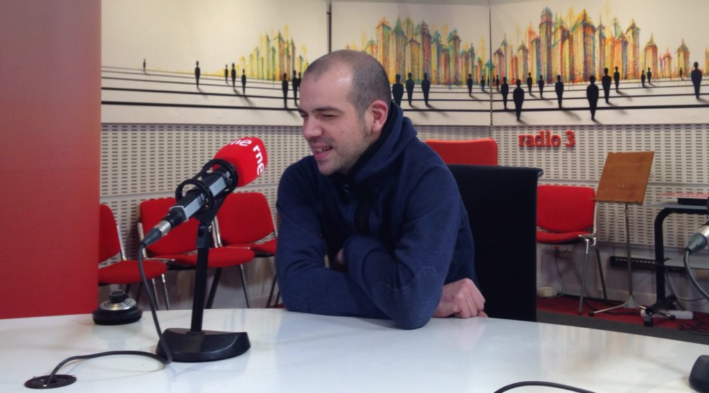 HET_Radio3's tweet photo. 'El sonido y la perfección' de Greg Milner traducido x Yuri de @pajarosunrise en el #RefugioApolo de @JMSebastian70 https://t.co/ZPbyUApYtM