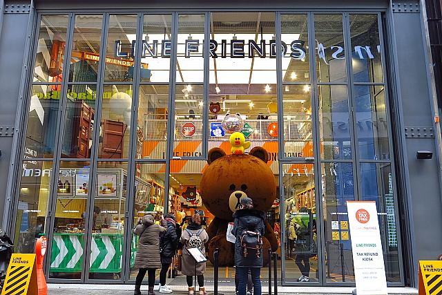 Seoul_Cafe's tweet photo. #ที่ช้อป พิกัดที่ตั้ง LINE FRIENDS STORE สาขามยองดง อยู่ติดกับ SPAO เลยจ้า ไม่ต้องไปคาโรซูกิลกันแล้ว ^^ https://t.co/pqokojBVqF