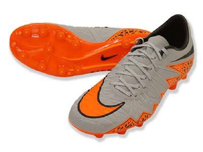 サッカースパイクを落としました。
鳥栖陸上競技場～新鳥栖駅までの道を、歩いていたところ、紛失していました。
その地域の方で、見つけた方はおしえてください。ちなみにハイパーヴェノムのグレー&amp;オレンジです。
#拡散希望 #佐賀県