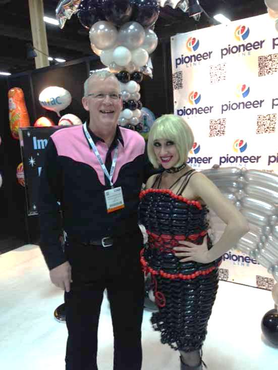 JayBusselle's tweet image. Wait, what??? Just another great day in paradise @EUINC @PPAIExpo #ballooncaricatures #promopunks #PPAIExpo