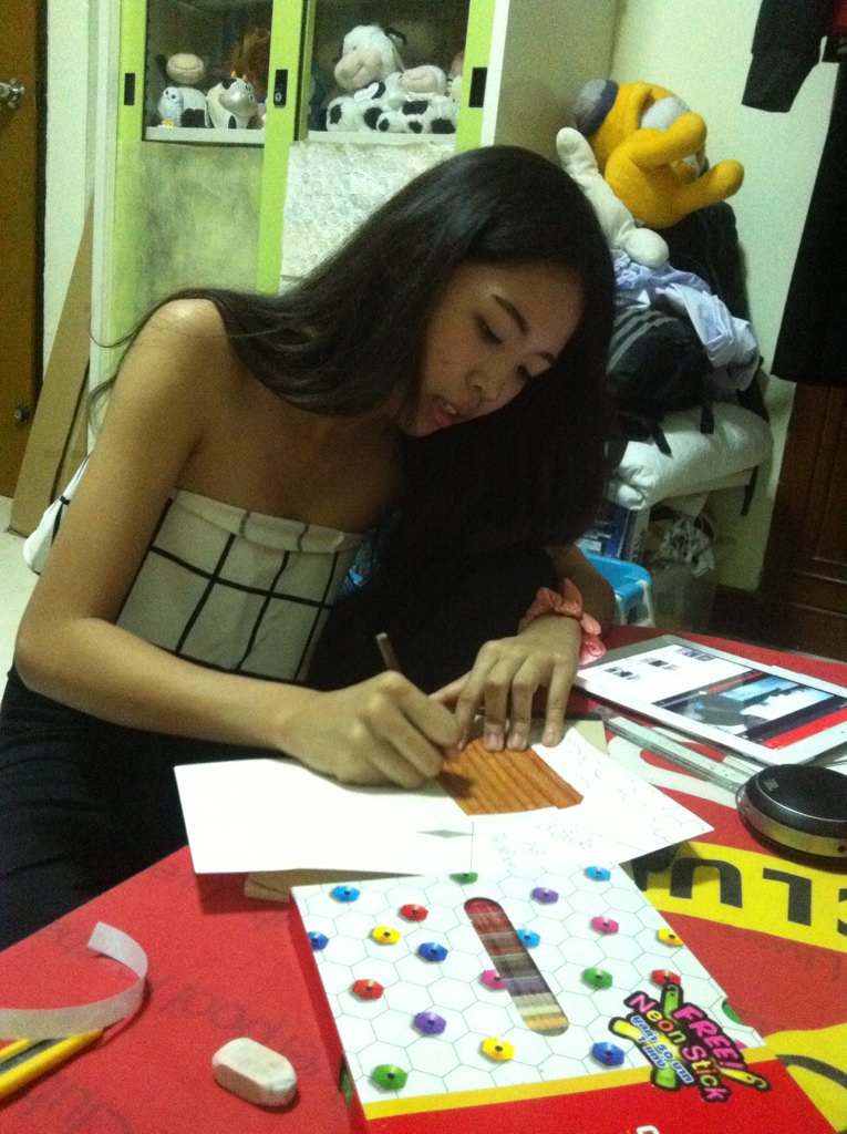 JenJiRa271255's tweet photo. มีความสุขที่ได้อยุ่กับเทอ.... ⚽️💄👈 https://t.co/cblNs09dHn
