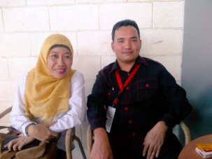 kybravoo's tweet photo. Bi leha emaknya dulsawan. Idola saya sejak remaja dulu. Baru sekarang sempat foto. 😆😃 @infosekayu @PalembangTweet https://t.co/RTzmiQ1wcU