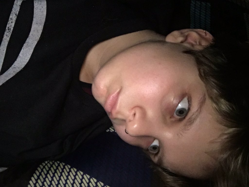 Kacey711's tweet photo. here is my face. I'm coming back. https://t.co/W4fHa4HZ8J