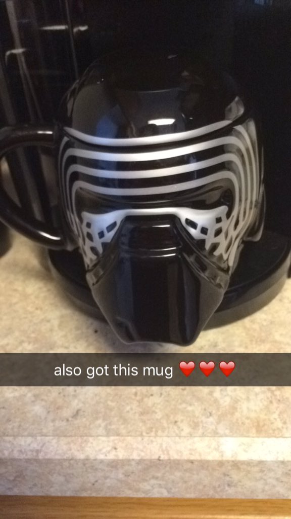 Kylo Ren tweet media