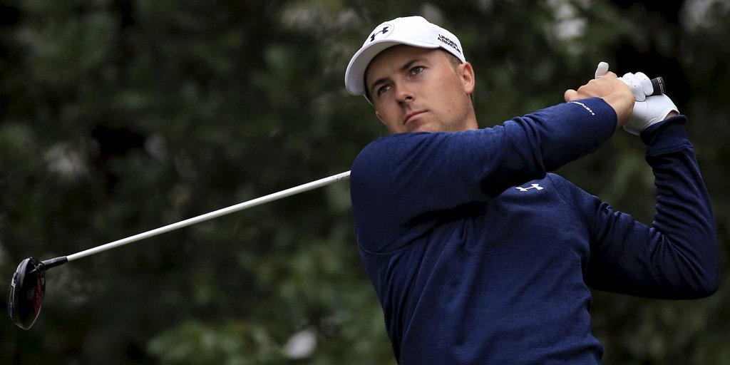 theScore's tweet photo. Jordan Spieth opens the new year in style with win at Kapalua. https://t.co/CZqZykNfnf https://t.co/AG435SCzVy