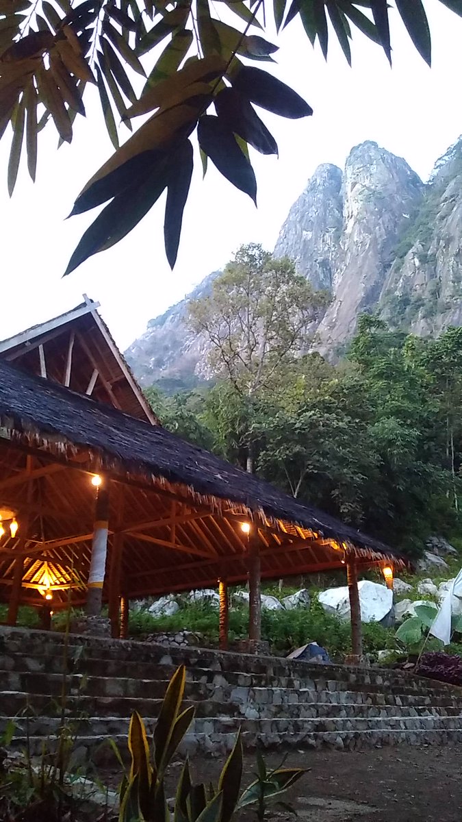 tips4golfswing's tweet image. RT BadegaParang Taman petualangan terbesar di Indonesia ada di Badega Gn.Parang, Purwakarta, mulai #climbing #viaf…