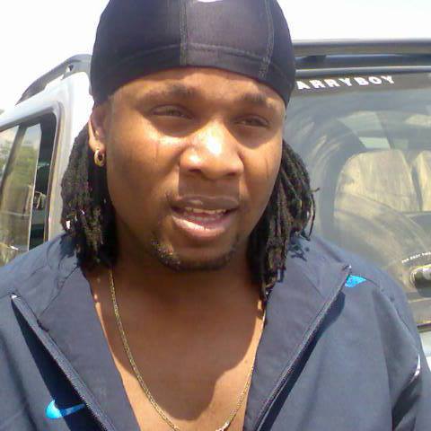 MduBest_ATM's tweet photo. My uncle died a hero. Listening to his song #Makhozo on his ibhova album #RIP bab'Omncane mgqumeni khulekani mseleku https://t.co/kjVjhbnB3R