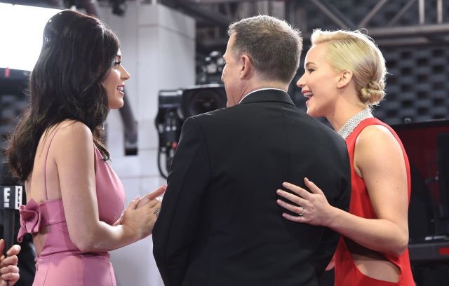 KatyCatsID's tweet photo. Katy Perry at the 73rd Annual Golden Globe Awards (4) https://t.co/xemoDIwAg2