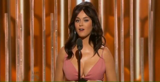 Katy Perry at the 73rd Annual Golden Globe Awards (4)