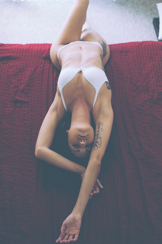 MicholsPalaG's tweet photo. Night! #TityFolllowTrain #MyCheatingFantasy  #beautybehindthemadness #nippple #lingerieday 🙈 #thongout #HotAndSteamy https://t.co/GzjFFi2Wq5