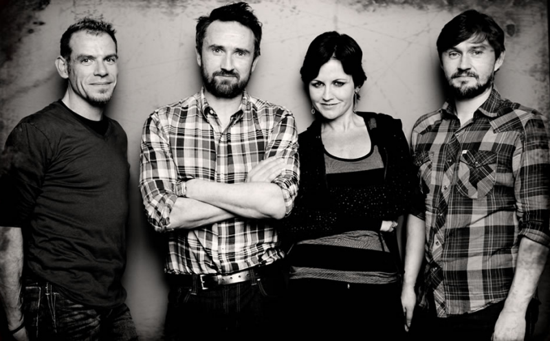 RadioRustica's tweet photo. @The_Cranberries en #LaRustica, https://t.co/WwY3hVDztB https://t.co/zq01WLarGi