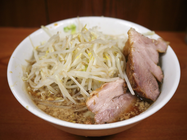 tommolux50's tweet photo. 量減ってて少なめにしたらサッドな感じに＠ラーメン二郎・亀戸店 #ラーメン二郎 #OnlyFoodPhoto https://t.co/7fQYDUsa4h